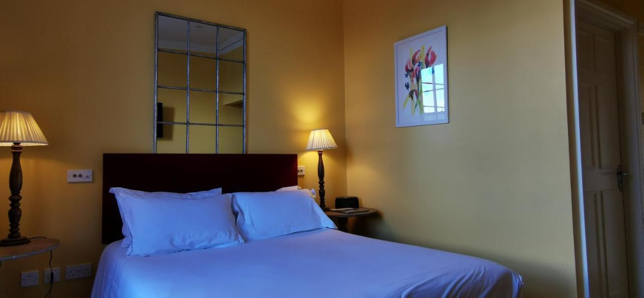 Buccleuch And Queensberry Arms Hotel Thornhill  Ngoại thất bức ảnh