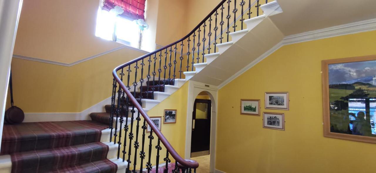 Buccleuch And Queensberry Arms Hotel Thornhill  Ngoại thất bức ảnh