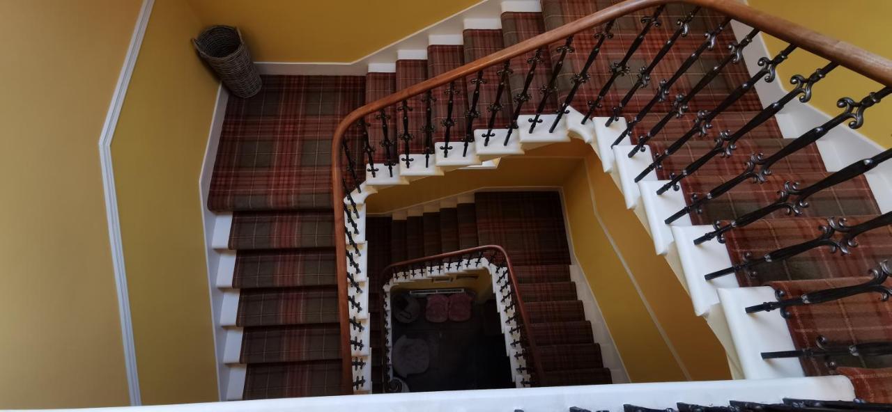 Buccleuch And Queensberry Arms Hotel Thornhill  Ngoại thất bức ảnh
