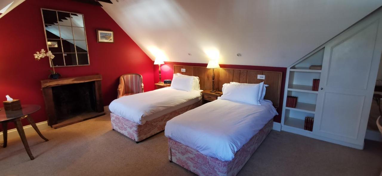 Buccleuch And Queensberry Arms Hotel Thornhill  Ngoại thất bức ảnh