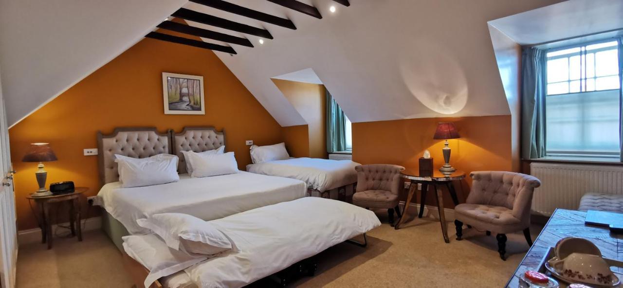 Buccleuch And Queensberry Arms Hotel Thornhill  Ngoại thất bức ảnh