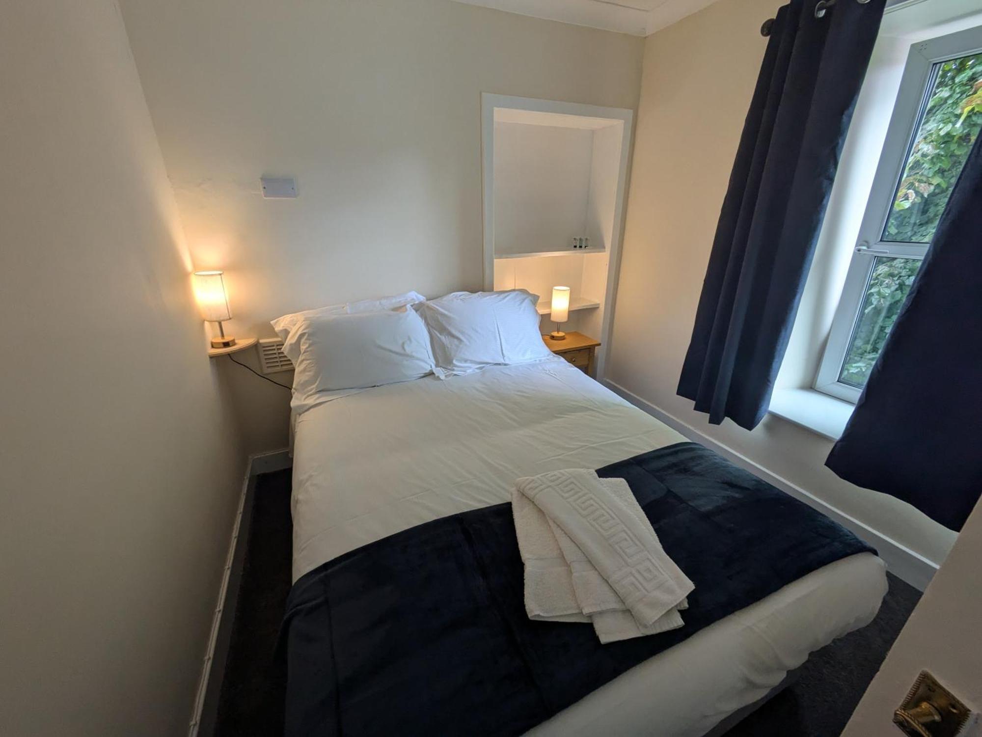 Buccleuch And Queensberry Arms Hotel Thornhill  Ngoại thất bức ảnh