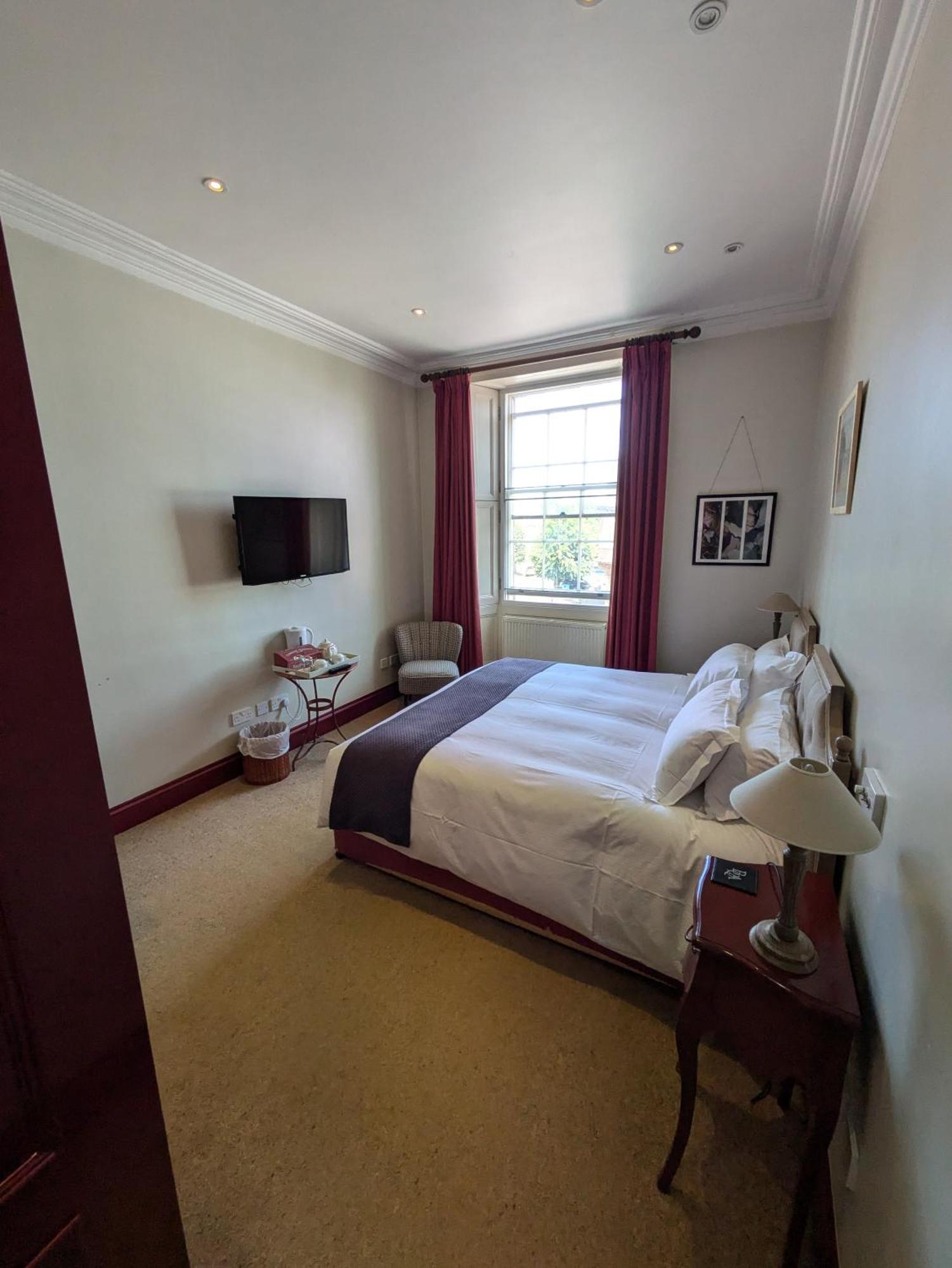 Buccleuch And Queensberry Arms Hotel Thornhill  Ngoại thất bức ảnh