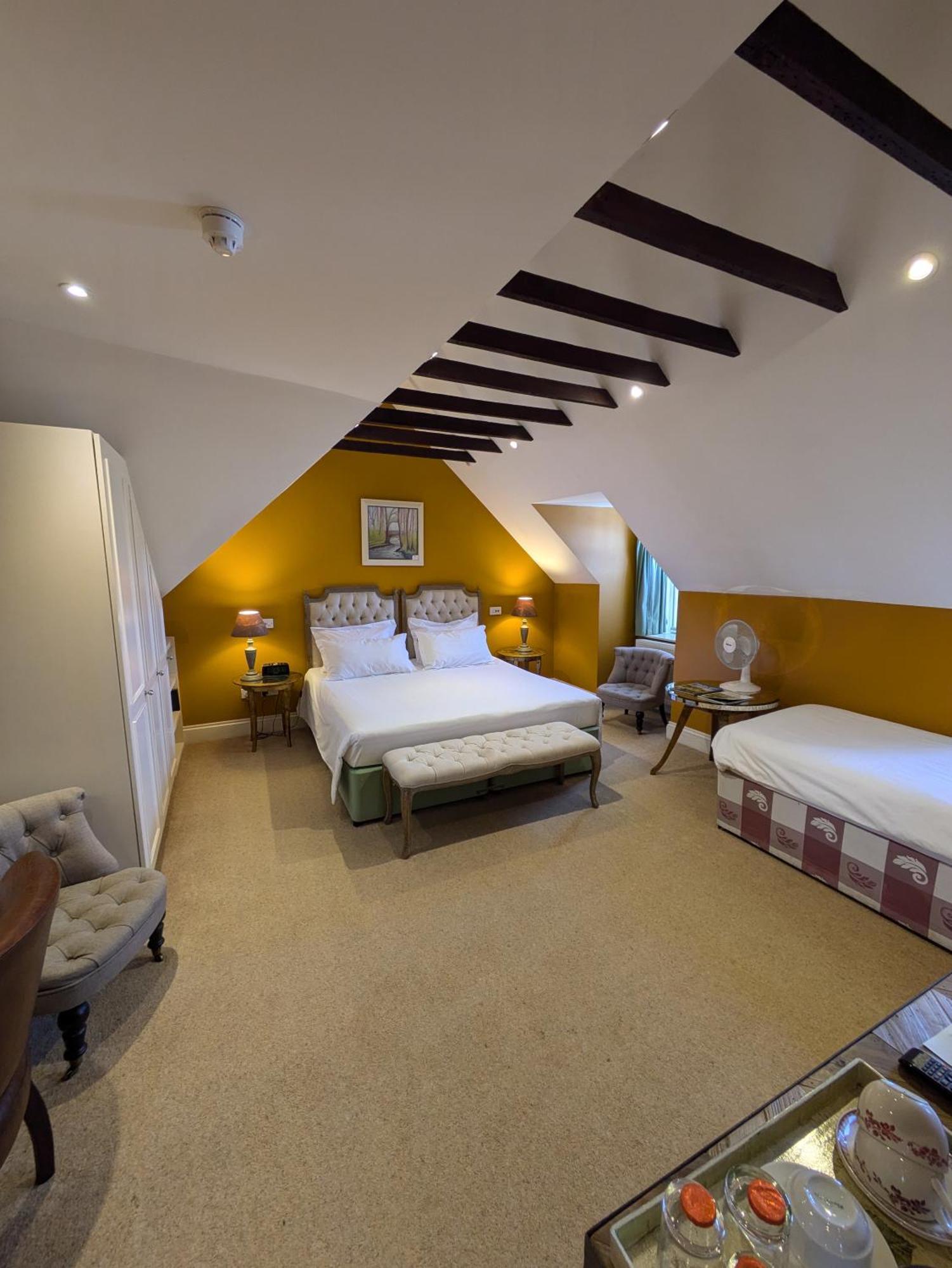 Buccleuch And Queensberry Arms Hotel Thornhill  Ngoại thất bức ảnh