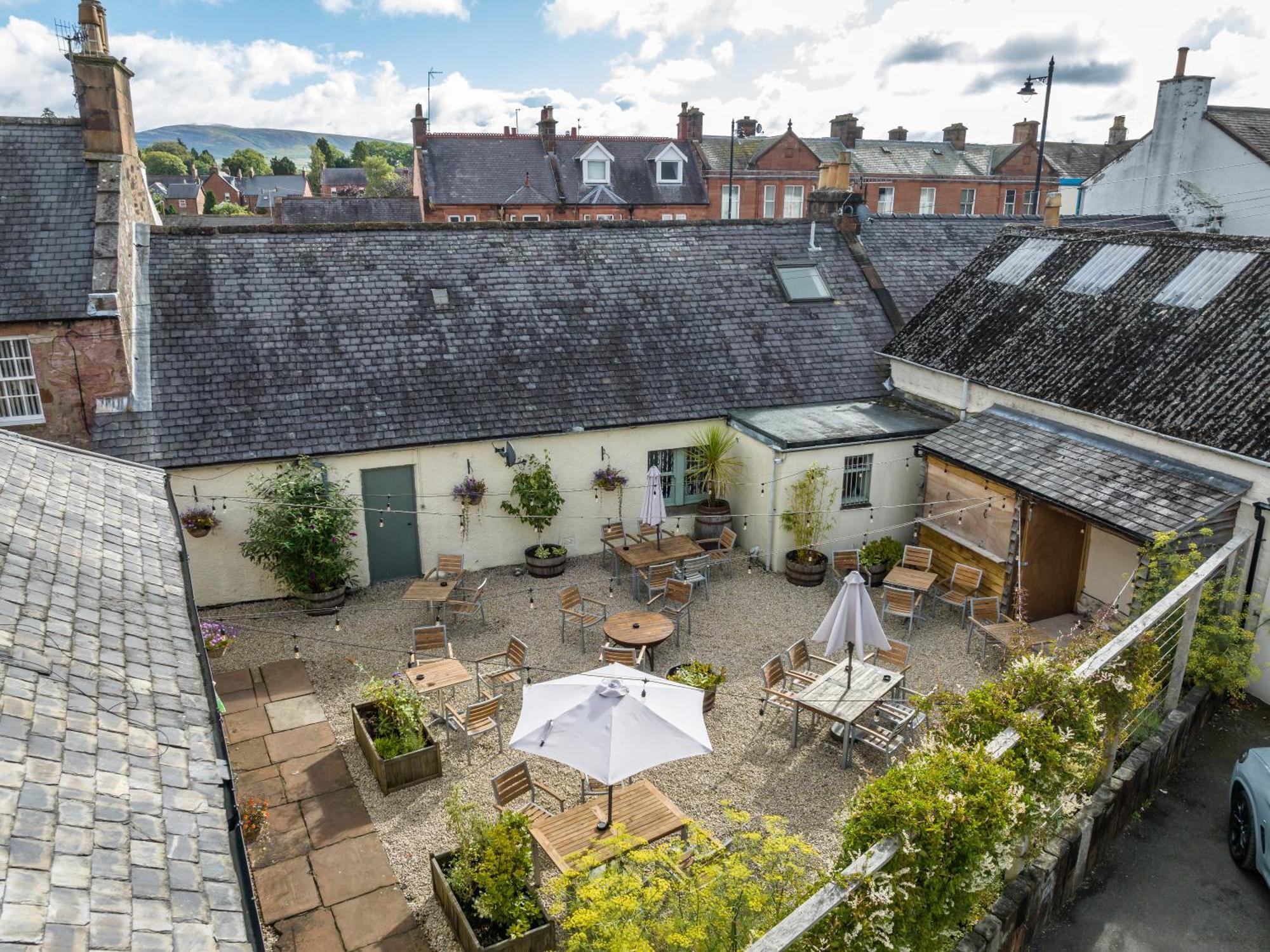 Buccleuch And Queensberry Arms Hotel Thornhill  Ngoại thất bức ảnh