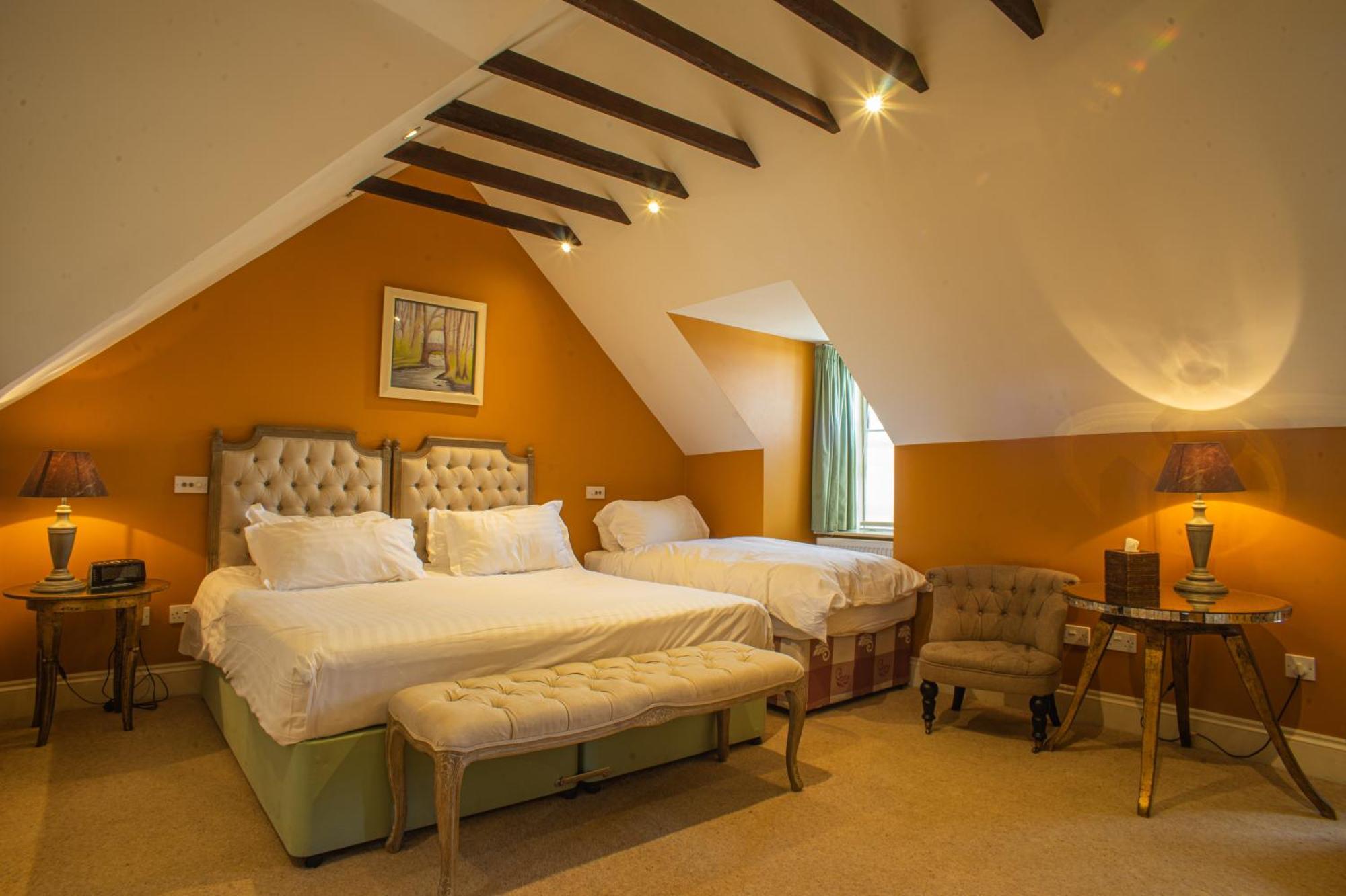 Buccleuch And Queensberry Arms Hotel Thornhill  Ngoại thất bức ảnh
